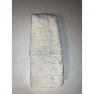 Palm Beach White Combed Cotton Hand Towel with lace One Size